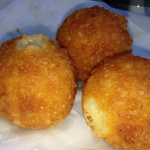 As bolinhas de queijo!