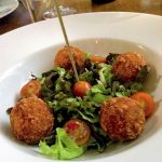 Bolinhos de parma com queijo canastra