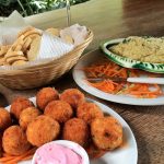 Bolinhos de Aipim com Trutas e patê de trutas